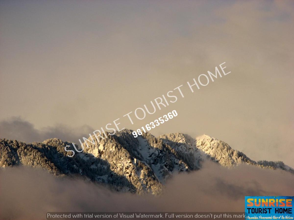 دارامشالا Sunrise Tourist Home المظهر الخارجي الصورة