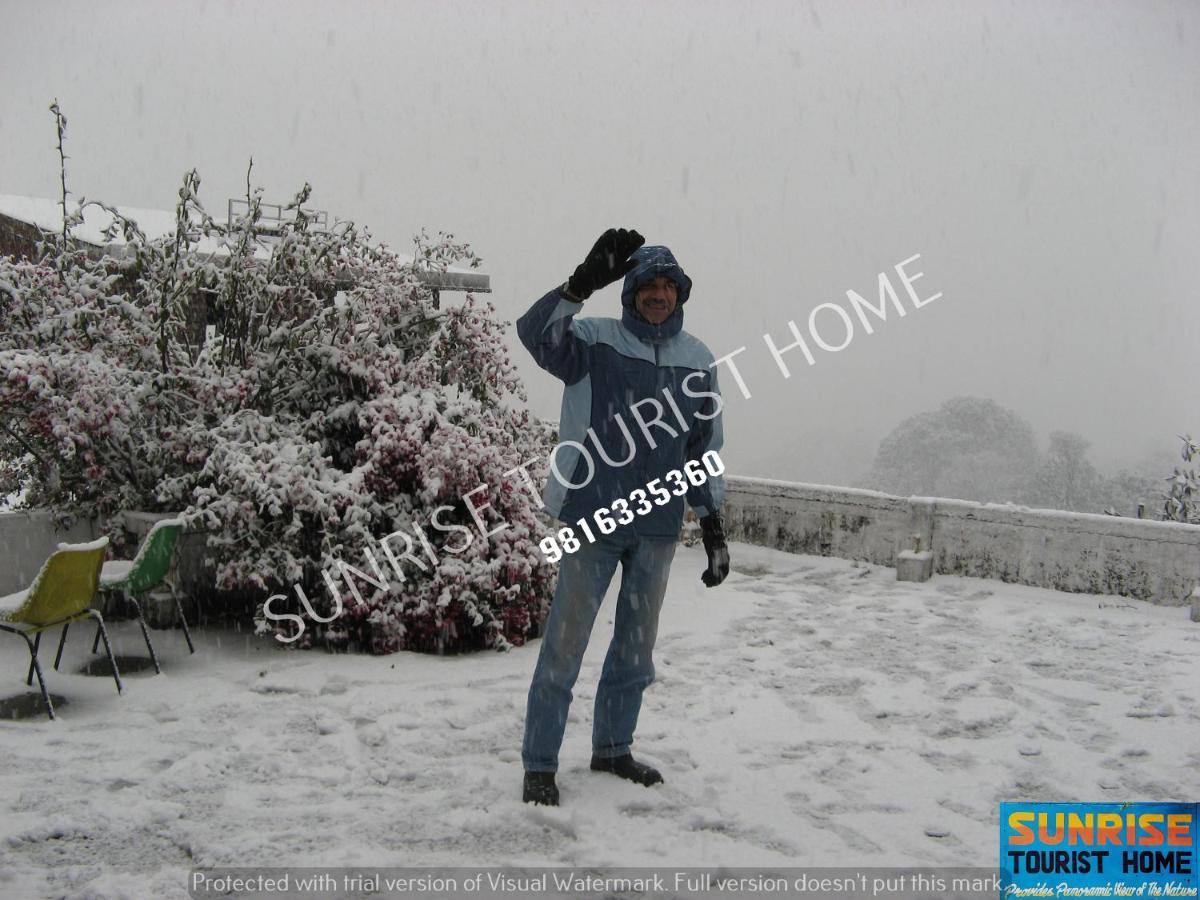 دارامشالا Sunrise Tourist Home المظهر الخارجي الصورة