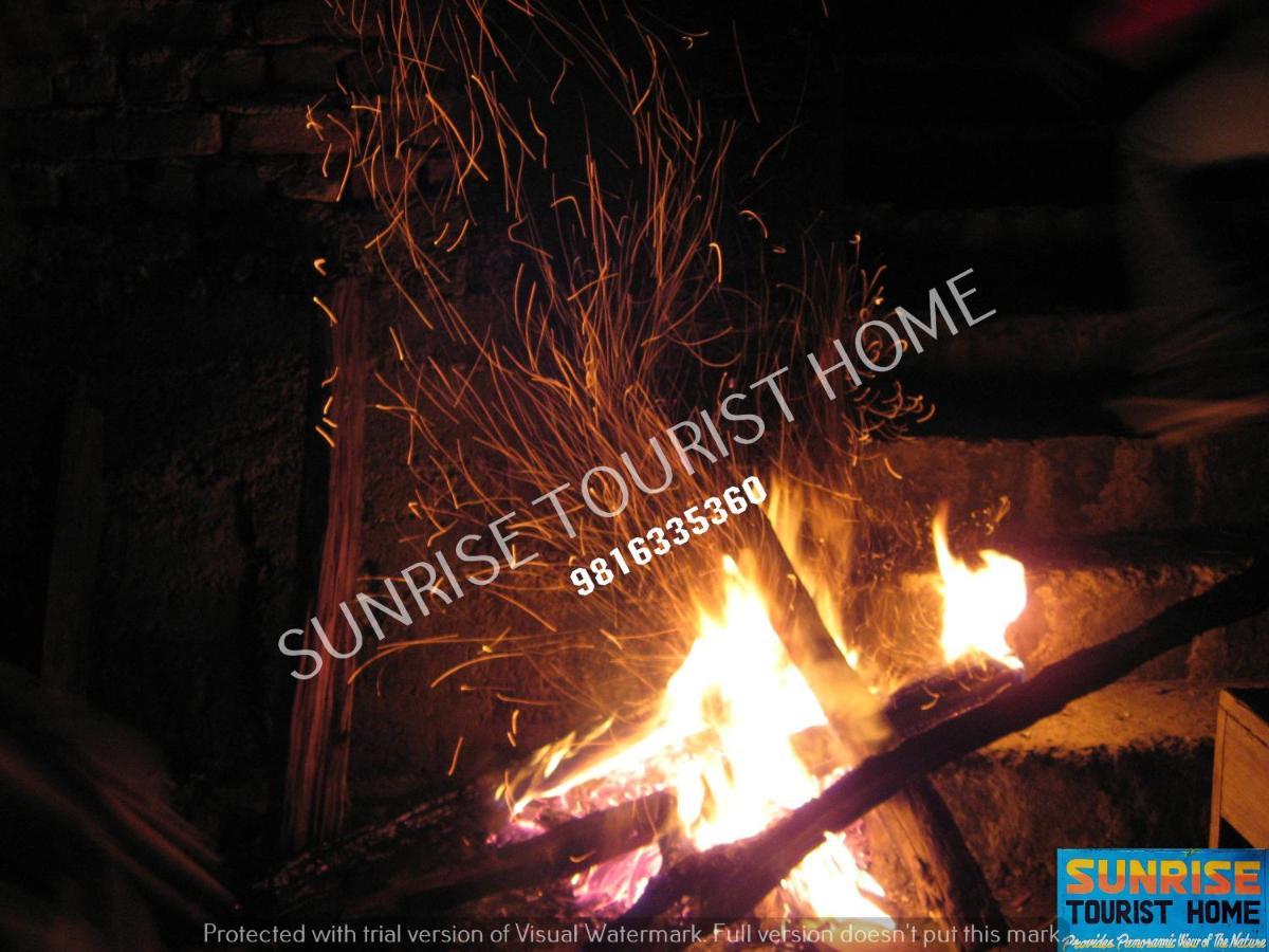 دارامشالا Sunrise Tourist Home المظهر الخارجي الصورة