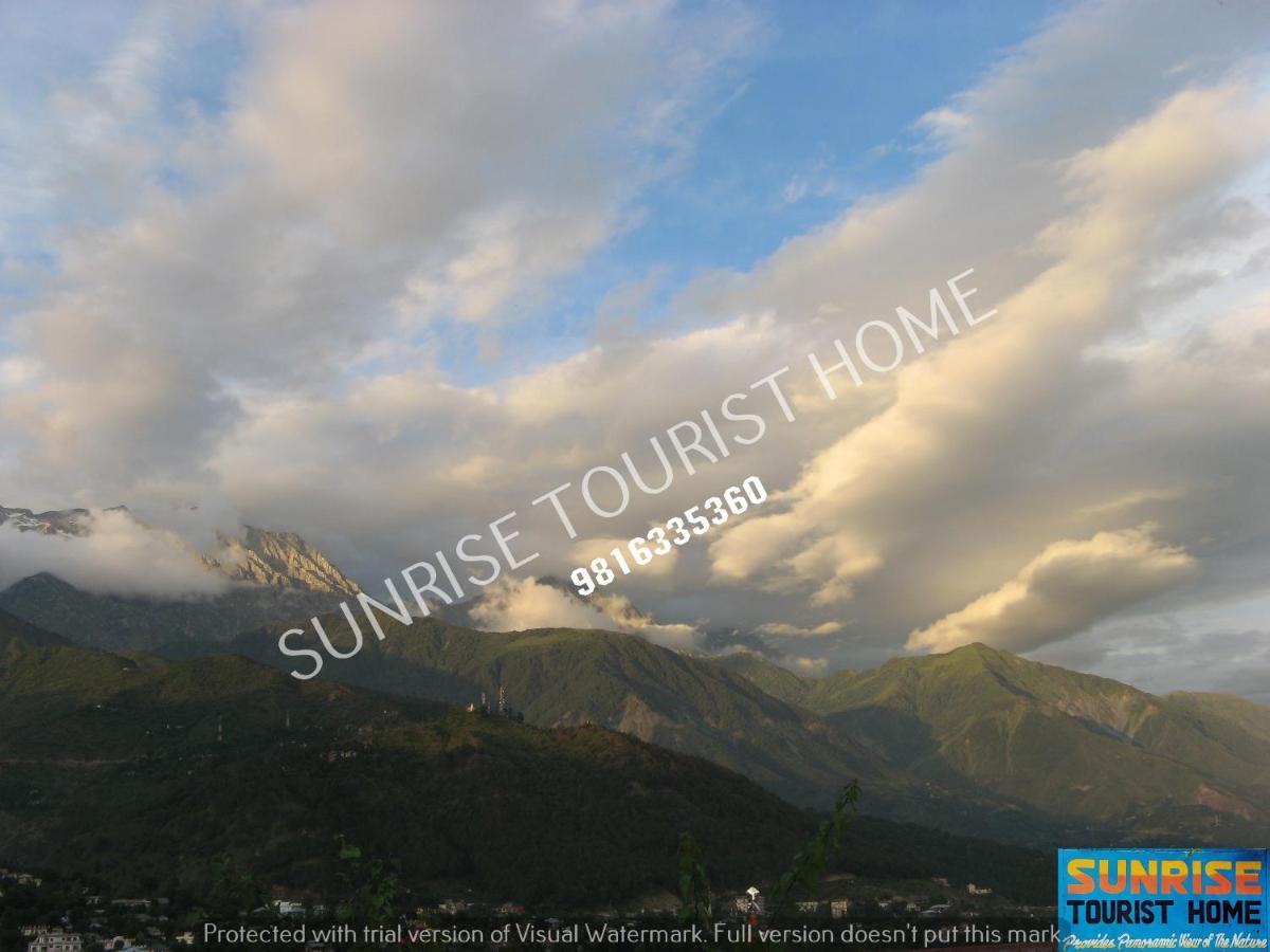 دارامشالا Sunrise Tourist Home المظهر الخارجي الصورة