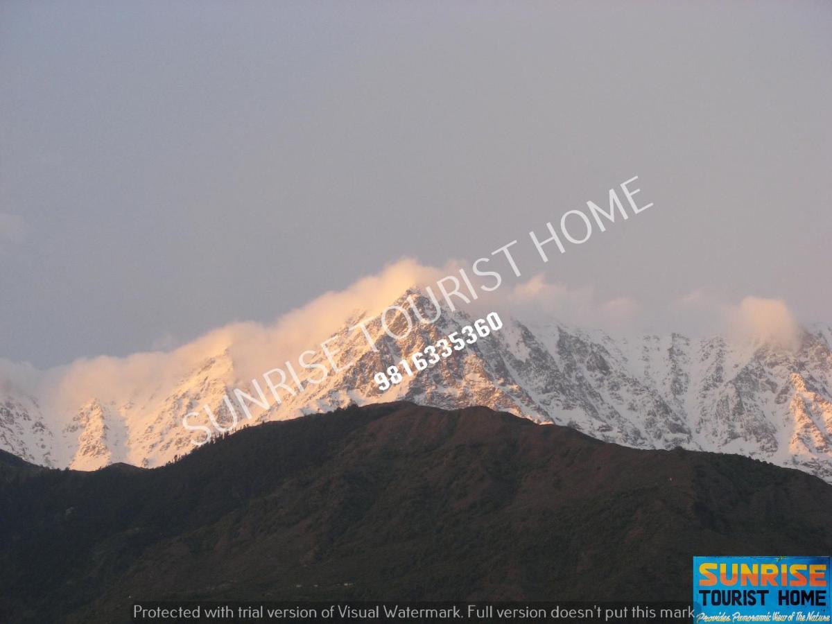 دارامشالا Sunrise Tourist Home المظهر الخارجي الصورة