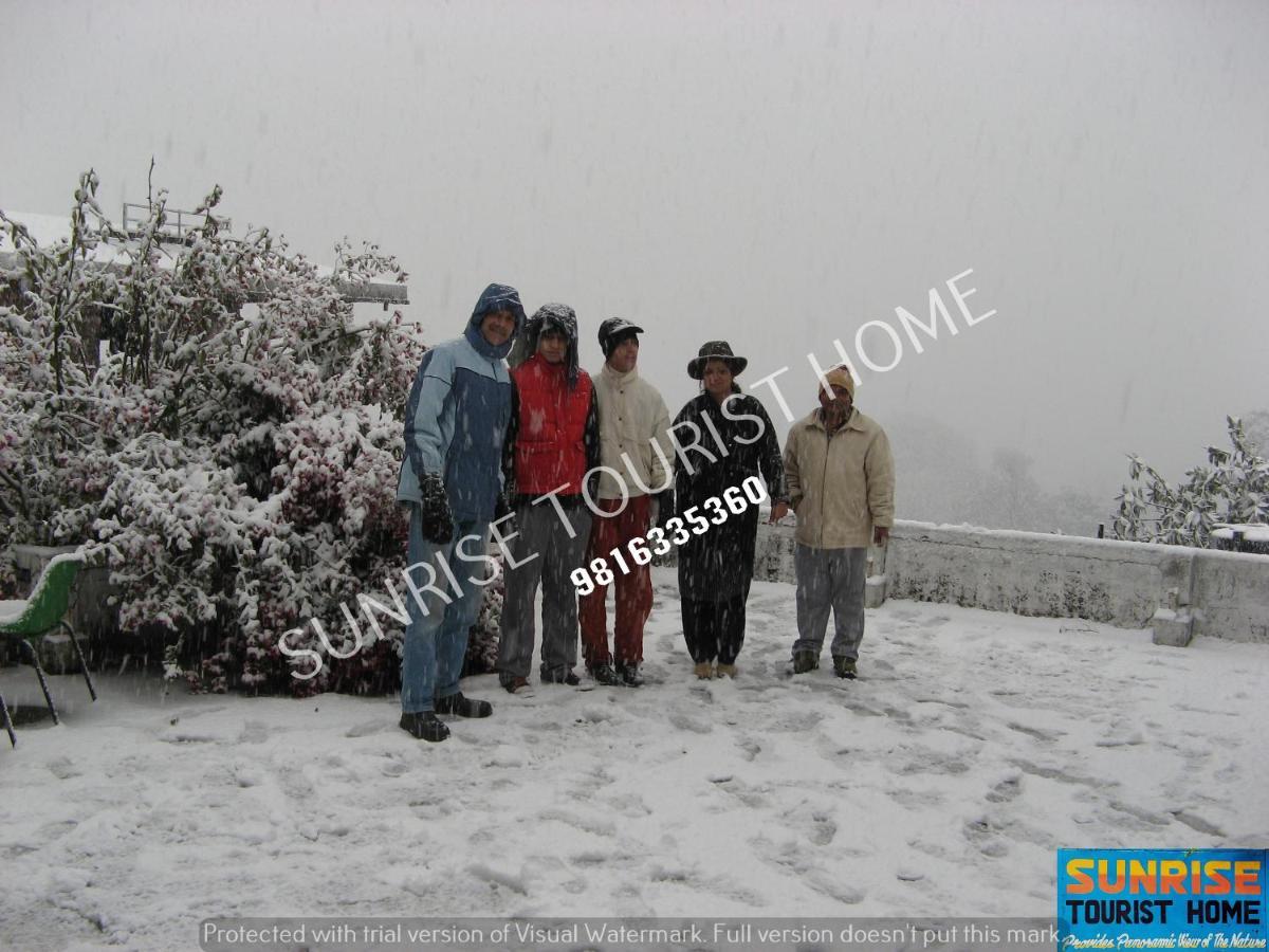 دارامشالا Sunrise Tourist Home المظهر الخارجي الصورة